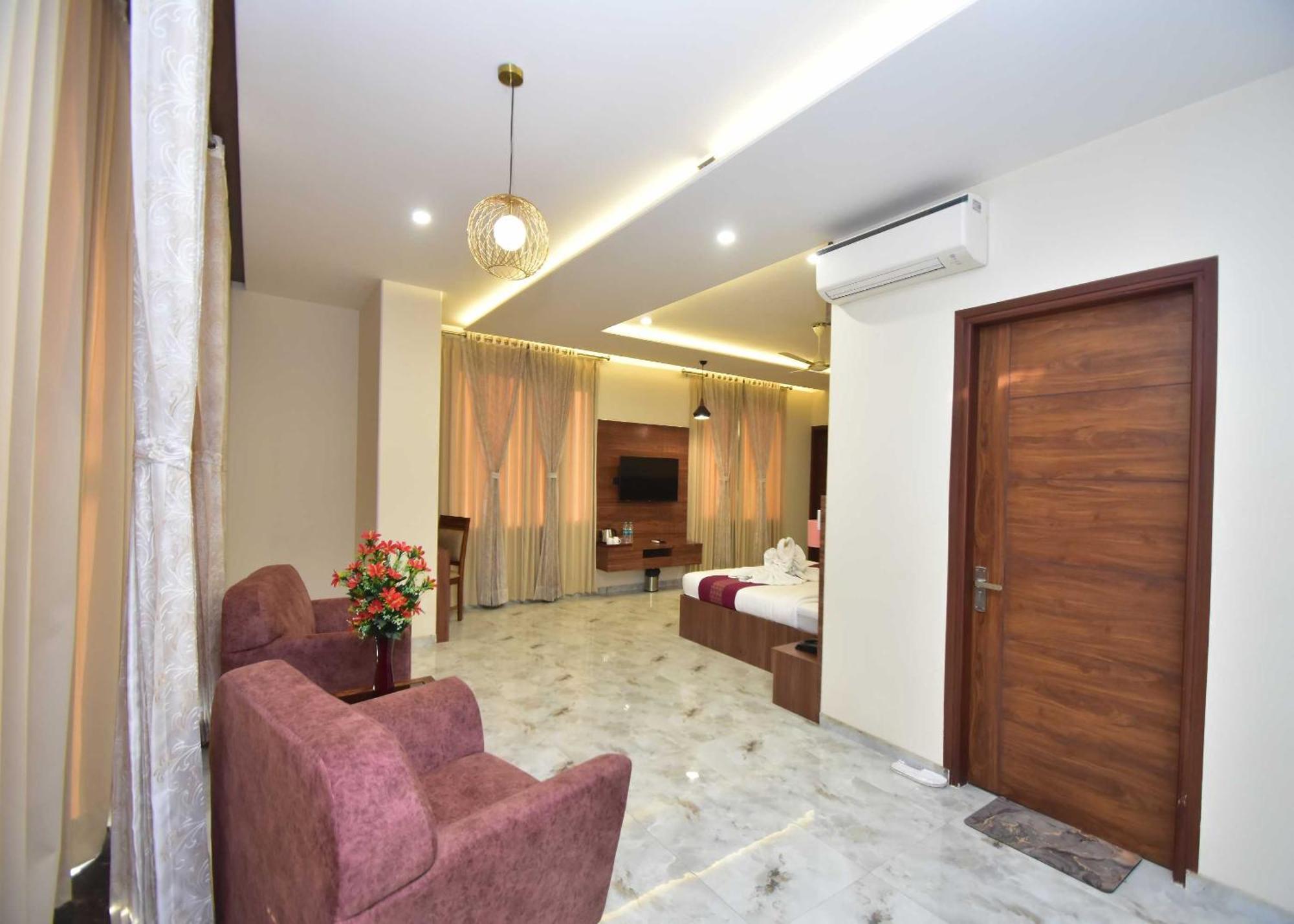 Hotel Shyamleela Khātu Екстериор снимка