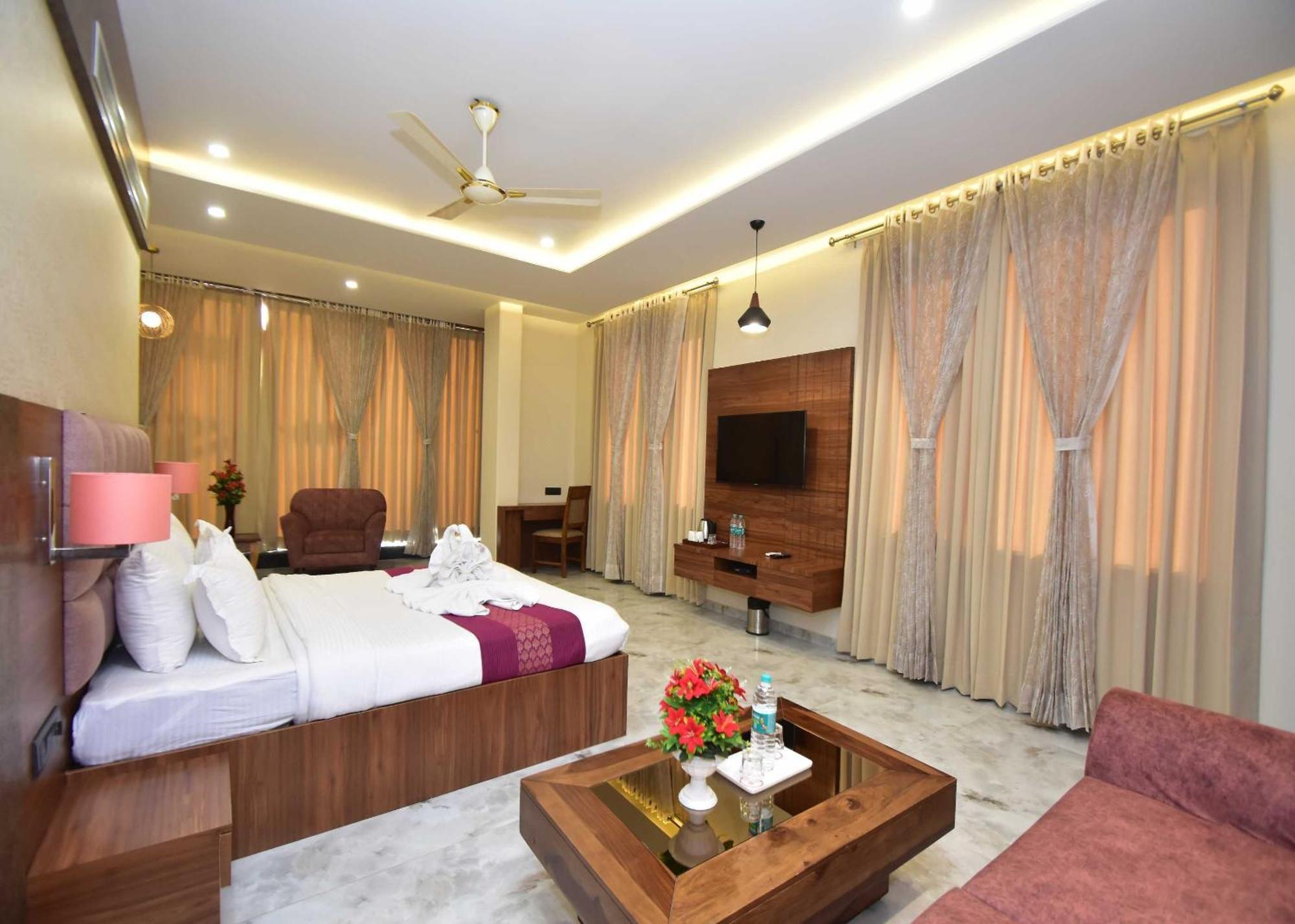 Hotel Shyamleela Khātu Екстериор снимка