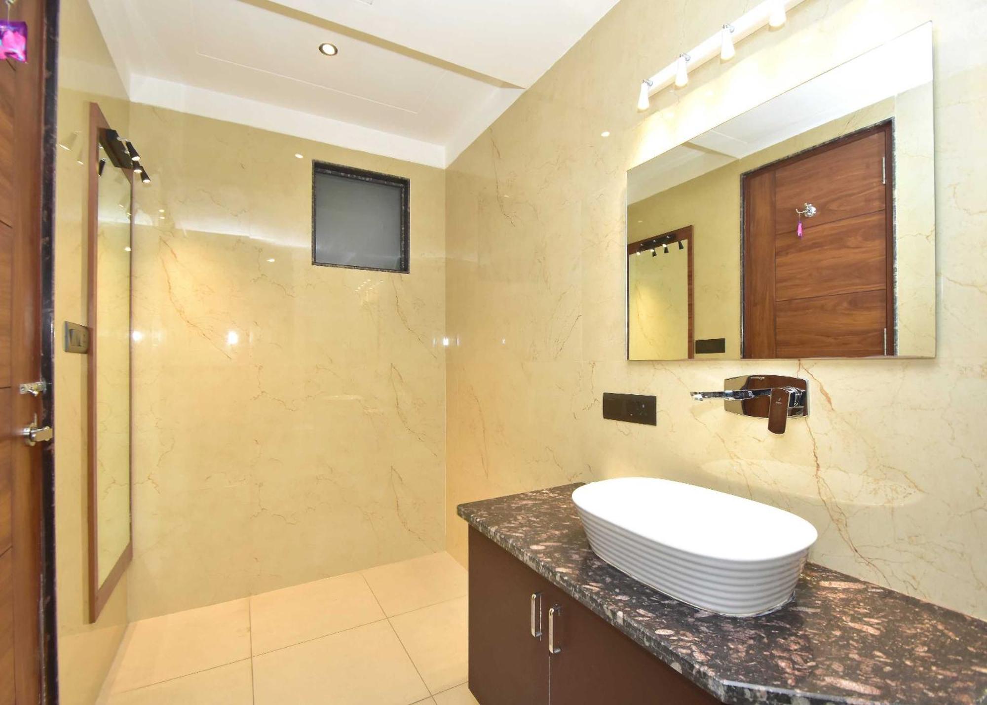 Hotel Shyamleela Khātu Екстериор снимка
