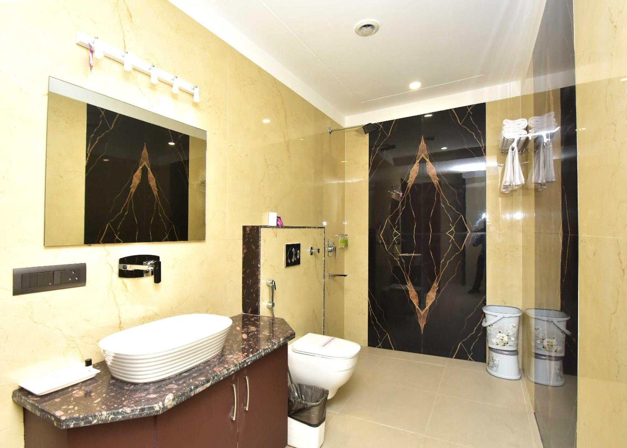 Hotel Shyamleela Khātu Екстериор снимка