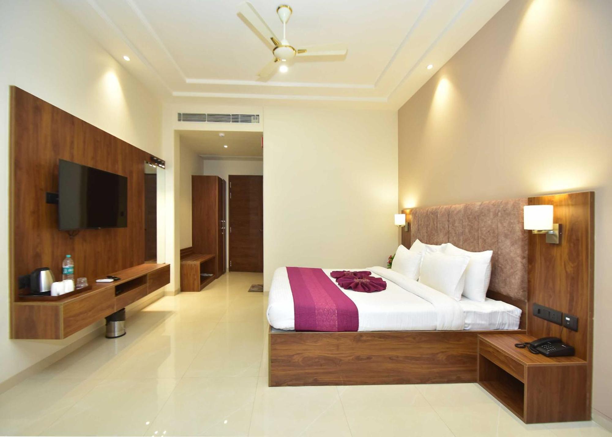 Hotel Shyamleela Khātu Екстериор снимка