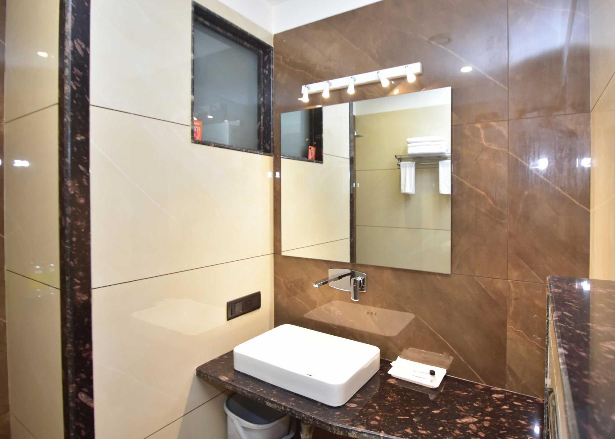 Hotel Shyamleela Khātu Екстериор снимка