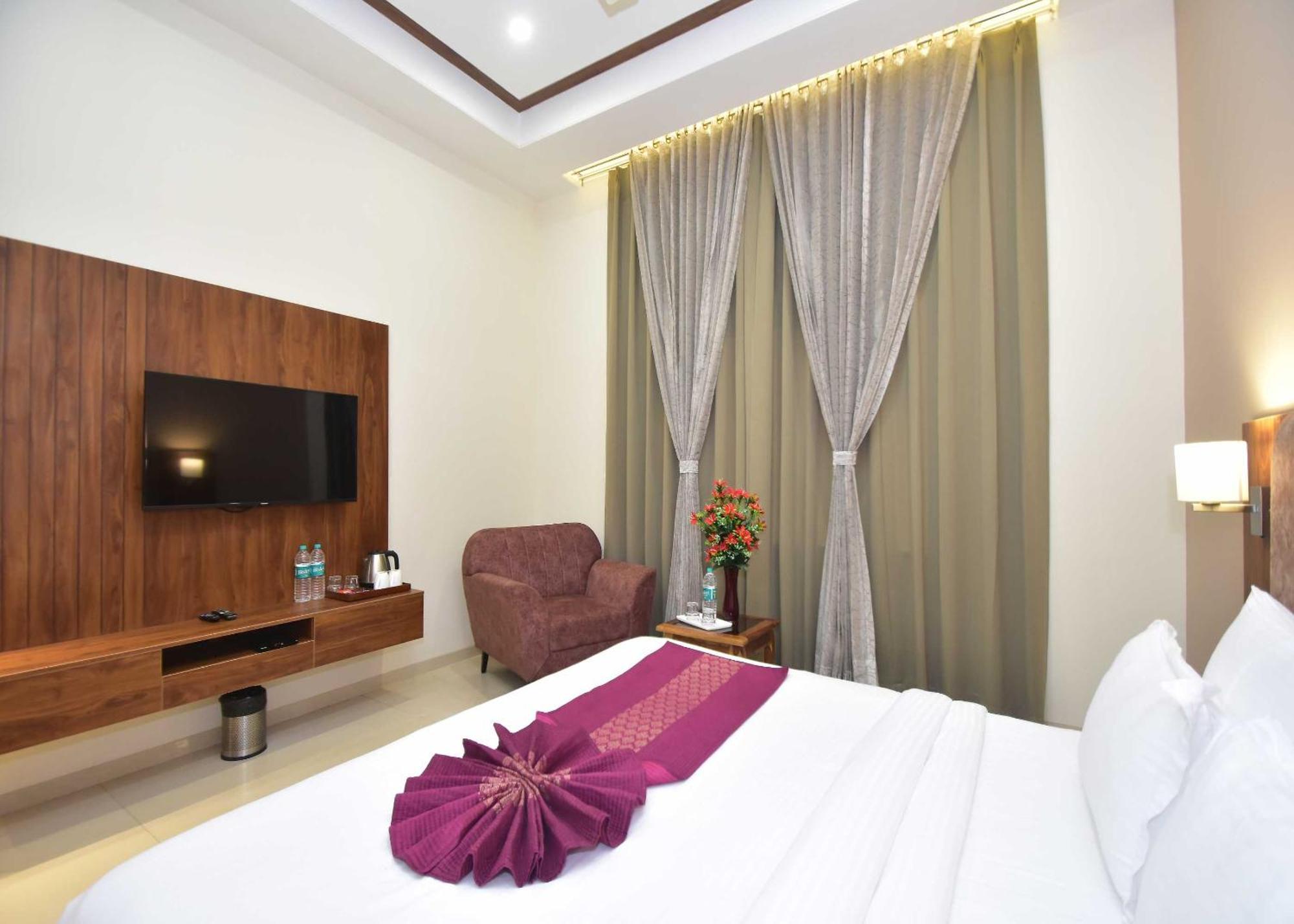 Hotel Shyamleela Khātu Екстериор снимка