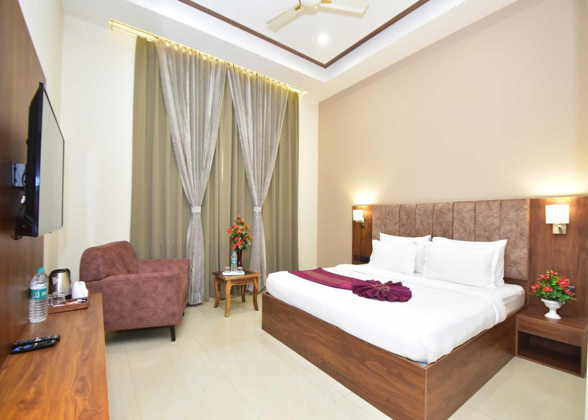 Hotel Shyamleela Khātu Екстериор снимка