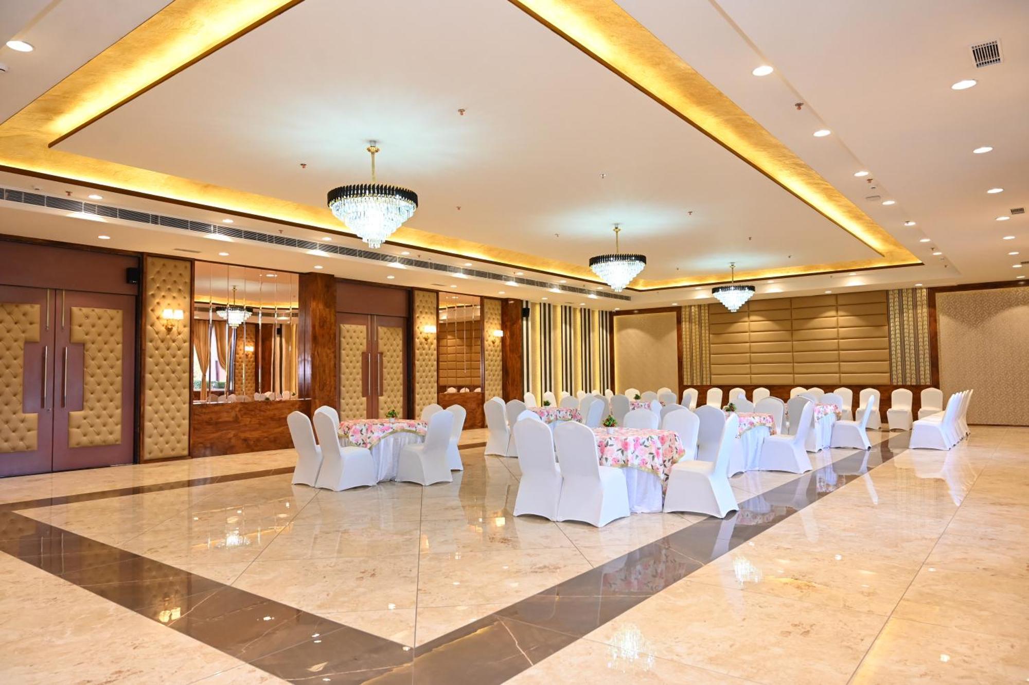 Hotel Shyamleela Khātu Екстериор снимка