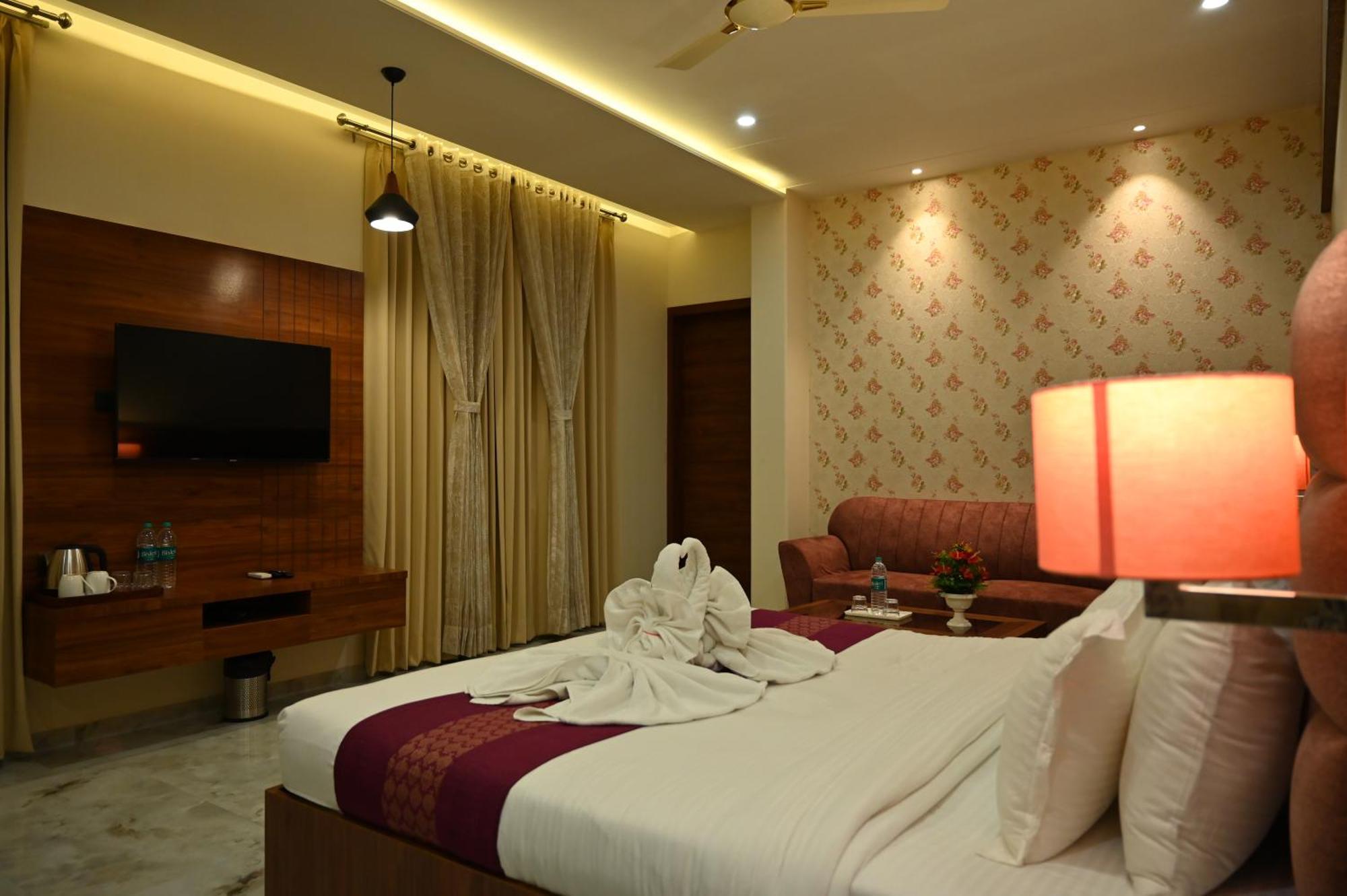 Hotel Shyamleela Khātu Екстериор снимка