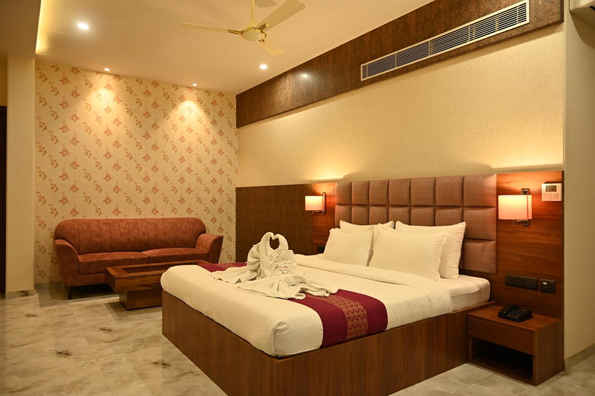 Hotel Shyamleela Khātu Екстериор снимка