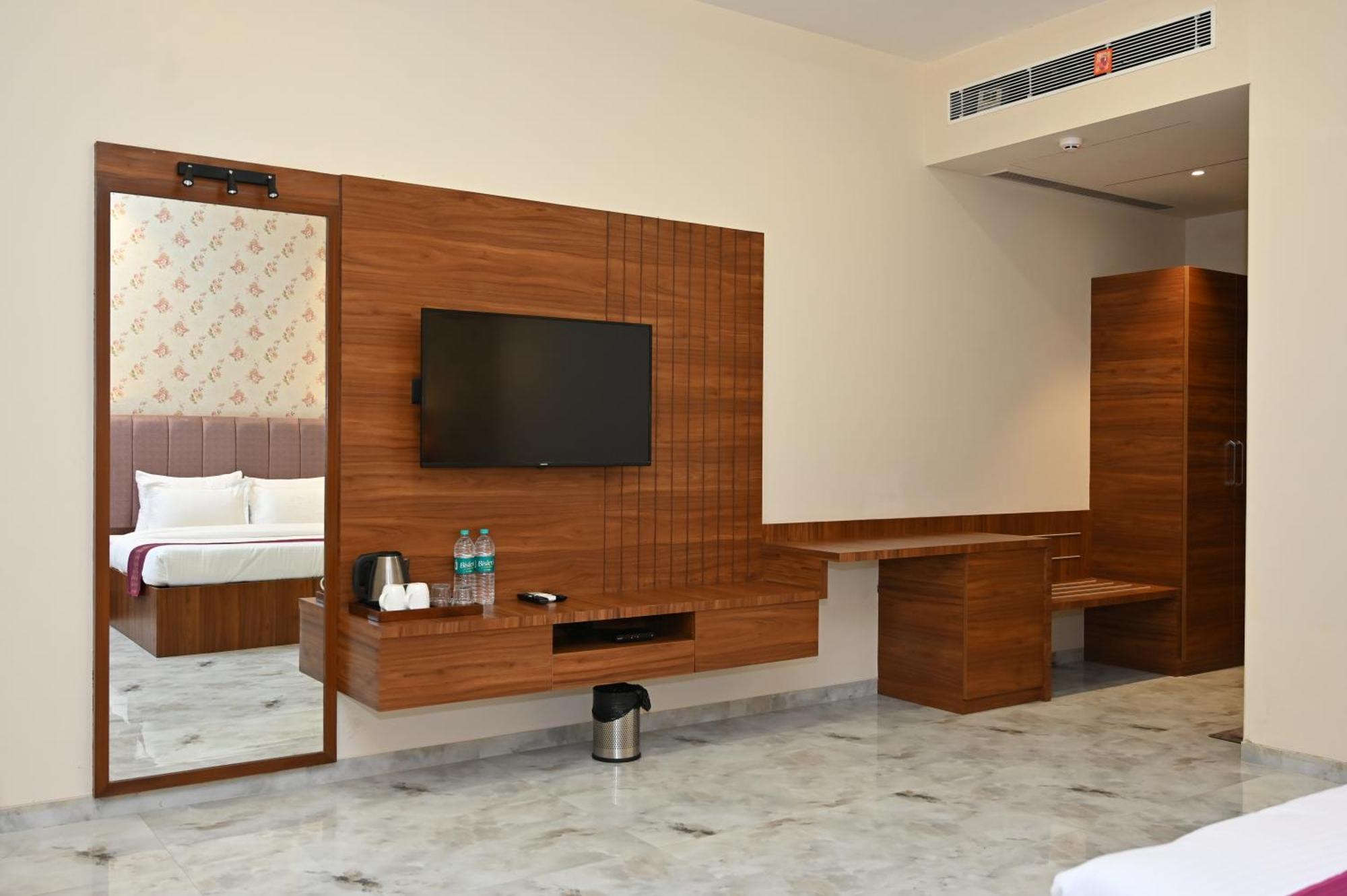 Hotel Shyamleela Khātu Екстериор снимка