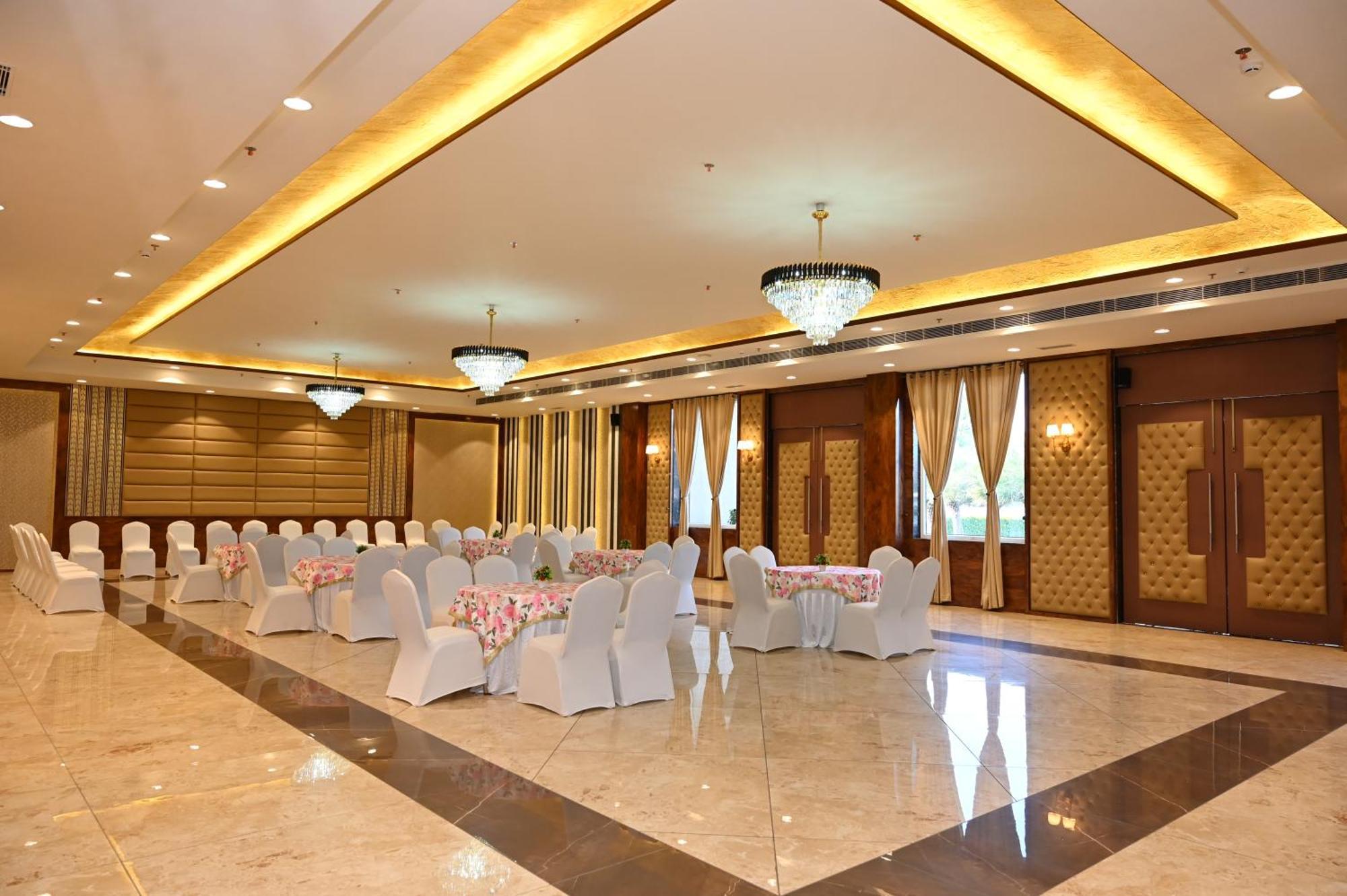 Hotel Shyamleela Khātu Екстериор снимка
