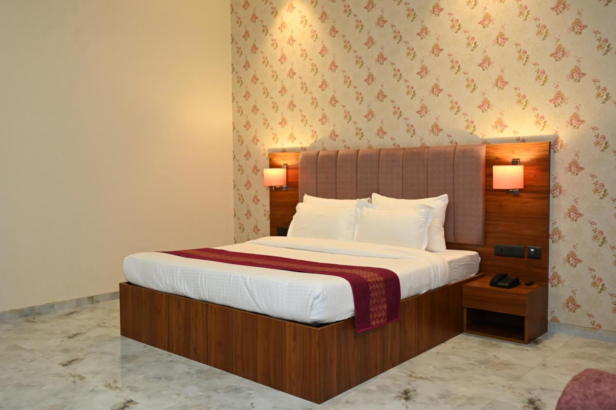 Hotel Shyamleela Khātu Екстериор снимка