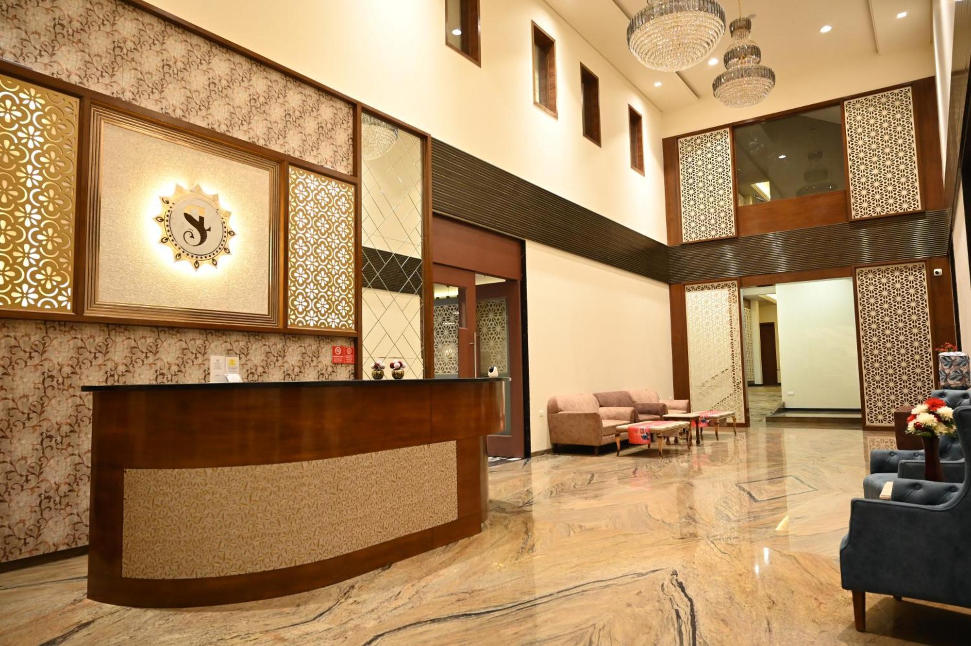 Hotel Shyamleela Khātu Екстериор снимка