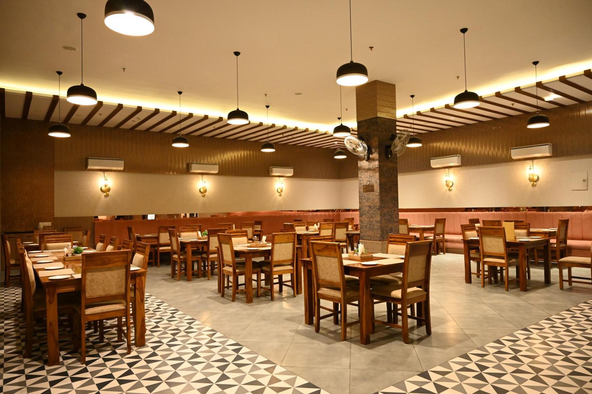 Hotel Shyamleela Khātu Екстериор снимка
