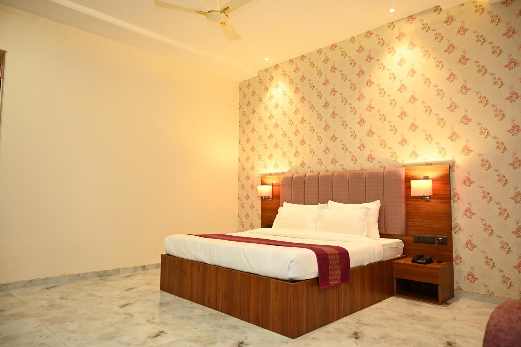 Hotel Shyamleela Khātu Екстериор снимка