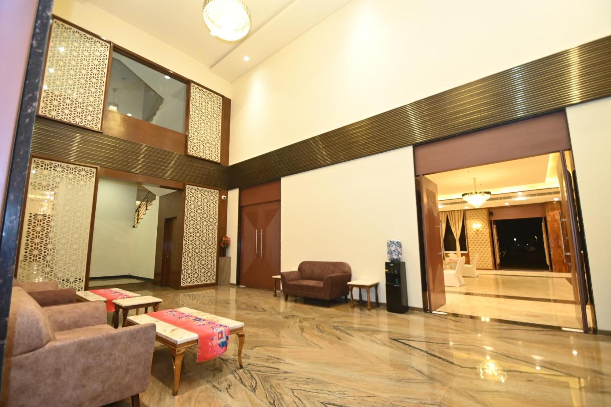 Hotel Shyamleela Khātu Екстериор снимка