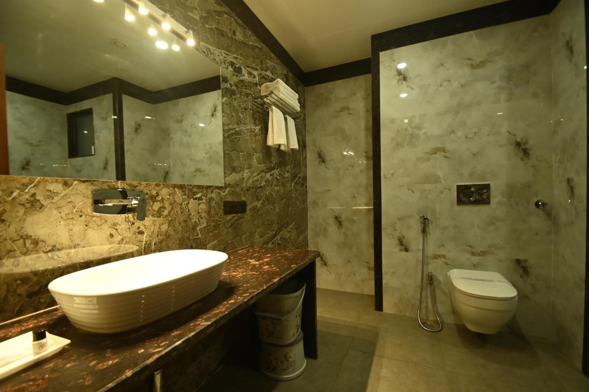 Hotel Shyamleela Khātu Екстериор снимка